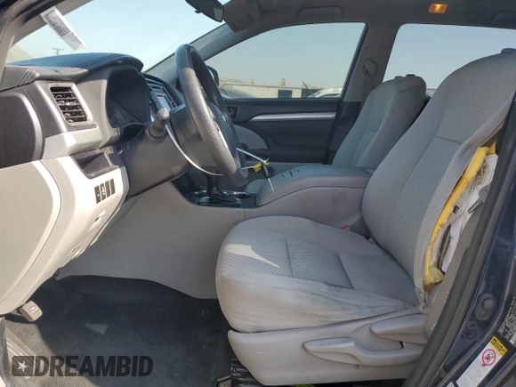 2015 Toyota Highlander LE z VIN 5TDZARFH1FS015053, wystawiony jako Copart lot #58525915 z przebiegiem 182 304 mil mil oraz Szkoda całkowita • Salvage title. Historia ofert i sprzedaży dostępna na DreamBid. Obrazek 7.