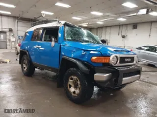 2007 Toyota FJ Cruiser with VIN JTEBU11F770059770, listed as a IAAI auction lot 41663227 with 226,008 mi miles. Bid and sale history available at carsss.com. Image 1.