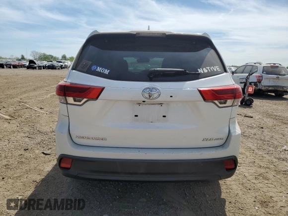 2017 Toyota Highlander XLE z VIN 5TDJZRFH2HS462953, wystawiony jako Copart lot #56287145 z przebiegiem 123 184 mil mil oraz Szkoda całkowita • Salvage title. Historia ofert i sprzedaży dostępna na DreamBid. Obrazek 6.