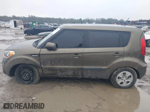 2013 Kia Soul with VIN KNDJT2A51D7506841, listed as a IAAI auction lot 41757317 with 171,439 mi miles. Bid and sale history available at carsss.com. Image 14.