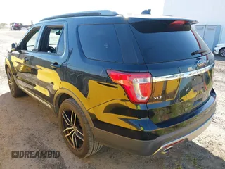 2016 Ford Explorer XLT with VIN 1FM5K7DH5GGC34303, listed as a IAAI auction lot 41776795 with 71,375 mi miles. Bid and sale history available at carsss.com. Image 3.