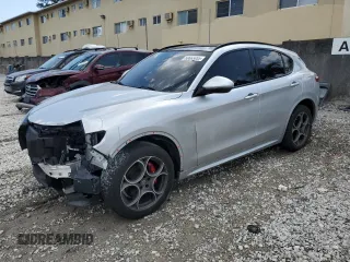 2020 Alfa Romeo Stelvio Sport z VIN ZASPAJANXL7C99530, wystawiony jako Copart lot #50683855 z przebiegiem 38 658 mil mil oraz Szkoda całkowita • Salvage title. Historia ofert i sprzedaży dostępna na DreamBid. Obrazek 1.