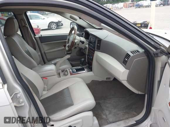 2007 Jeep Grand Cherokee Limited with VIN 1J8HR58277C572535, listed as a IAAI auction lot 42778336 with 156,436 mi miles and . Bid and sale history available at DreamBid. Image 5.