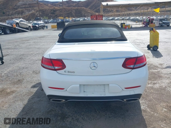 2018 Mercedes-Benz C 300 z VIN WDDWK4JB3JF643216, wystawiony jako IAAI lot #41140000 z przebiegiem 85 819 mil mil oraz . Historia ofert i sprzedaży dostępna na DreamBid. Obrazek 16.