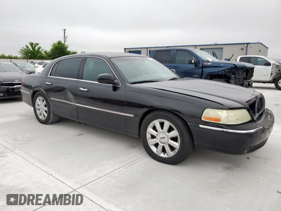 2010 Lincoln Town Car Signature Limited z VIN 2LNBL8CV3AX614416, wystawiony jako Copart lot #58716225 z przebiegiem 346 529 mil mil oraz Czysty tytuł • Clean title. Historia ofert i sprzedaży dostępna na DreamBid. Obrazek 4.