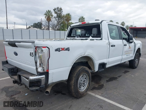 2024 Ford F-250 XL with VIN 1FT7W2BA5REE03728, listed as a IAAI auction lot 41872062 with 21,112 mi miles and . Bid and sale history available at DreamBid. Image 4.
