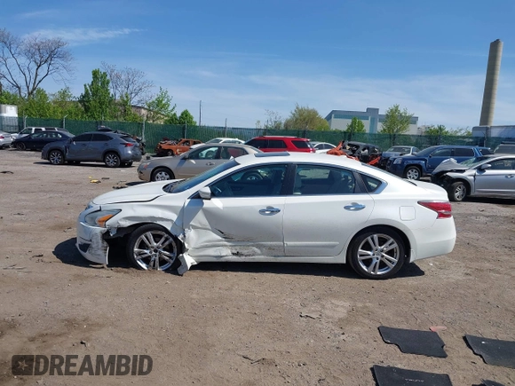 2015 Nissan Altima SL z VIN 1N4BL3AP2FC571645, wystawiony jako IAAI lot #42095010 z przebiegiem 124 881 mil mil oraz . Historia ofert i sprzedaży dostępna na DreamBid. Obrazek 14.