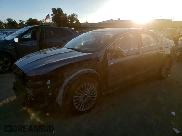 2013 Ford Fusion Titanium Hybrid with VIN 3FA6P0RU1DR292037, listed as a Copart auction lot 89368505 with 184,282 mi miles and Salvage Title. Bid and sale history available at carsss.com. Image 1.