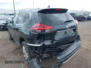 2020 Nissan Rogue SV z VIN KNMAT2MT0LP514535, wystawiony jako IAAI lot #42259711 z przebiegiem 63 339 mil mil oraz . Historia ofert i sprzedaży dostępna na DreamBid. Obrazek 3.