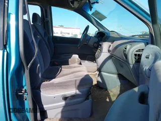 1996 Dodge Caravan SE z VIN 1B4GP44R0TB386449, wystawiony jako IAAI lot #41949313 z przebiegiem 305 625 mil mil oraz . Historia ofert i sprzedaży dostępna na DreamBid. Obrazek 5.