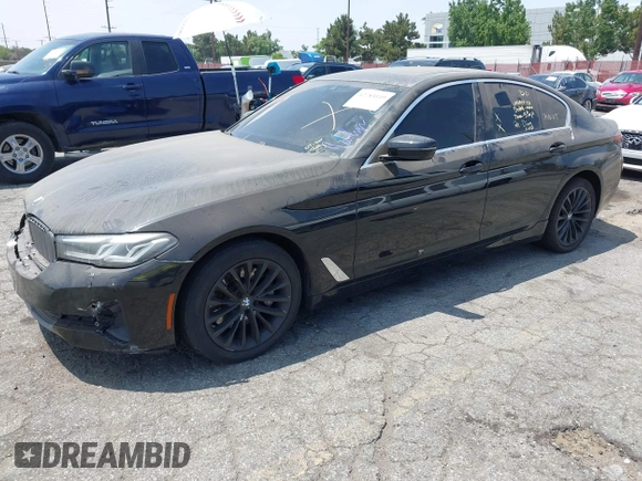 2021 BMW 5 Series 530i z VIN WBA53BH01MCF65097, wystawiony jako IAAI lot #42783119 z przebiegiem 91 829 mil mil oraz . Historia ofert i sprzedaży dostępna na DreamBid. Obrazek 2.