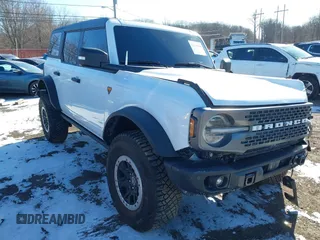 2023 Ford Bronco z VIN 1FMEE5DP1PLC08565, wystawiony jako IAAI lot #41610564 z przebiegiem 19 244 mil mil oraz . Historia ofert i sprzedaży dostępna na DreamBid. Obrazek 18.