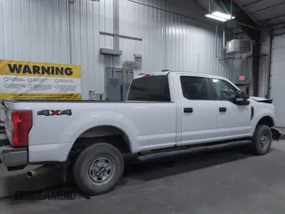 2022 Ford F-250 XL z VIN 1FT7W2B68NEG40879, wystawiony jako IAAI lot #40512212 z przebiegiem 25 189 mil mil oraz . Historia ofert i sprzedaży dostępna na DreamBid. Obrazek 13.