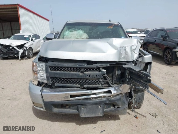 2011 Chevrolet Silverado 1500 LT with VIN 1GCRCSE05BZ117820, listed as a IAAI auction lot 41722434 with 162,365 mi miles. Bid and sale history available at carsss.com. Image 12.