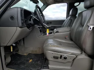 2004 Chevrolet Tahoe Z71 with VIN 1GNEK13T54R247468, listed as a Copart auction lot 73412014 with 187,699 mi miles and Salvage Title. Bid and sale history available at carsss.com. Image 7.