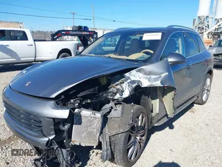 2017 Porsche Cayenne S z VIN WP1AB2A27HLA53653, wystawiony jako IAAI lot #41439419 z przebiegiem 100 740 mil mil oraz . Historia ofert i sprzedaży dostępna na DreamBid. Obrazek 17.