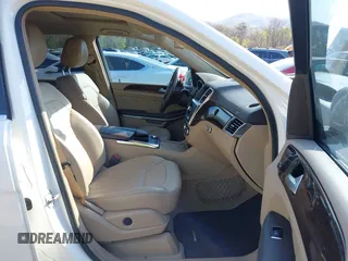 2014 Mercedes-Benz GL-Class GL 450 with VIN 4JGDF7CE5EA430524, listed as a IAAI auction lot 42020941 with 84,544 mi miles. Bid and sale history available at carsss.com. Image 5.