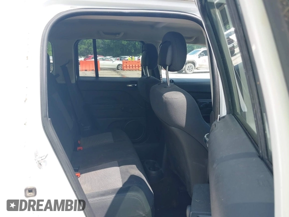 2013 Jeep Patriot Sport z VIN 1C4NJPBBXDD192665, wystawiony jako IAAI lot #42422413 z przebiegiem 87 312 mil mil oraz . Historia ofert i sprzedaży dostępna na DreamBid. Obrazek 8.