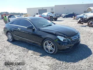 2011 Mercedes-Benz E-Class E 550 with VIN WDDKJ7CB7BF076428, listed as a IAAI auction lot 41785339 with 111,582 mi miles. Bid and sale history available at carsss.com. Image 1.