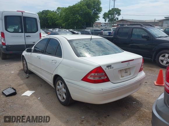 2002 Mercedes-Benz C 230/260/280/320 z VIN WDBRF61J62E008897, wystawiony jako IAAI lot #42598695 z przebiegiem Nie podano mil oraz . Historia ofert i sprzedaży dostępna na DreamBid. Obrazek 3.