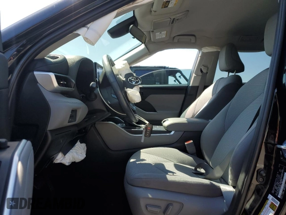 2021 Toyota Highlander L with VIN 5TDZZRAH8MS515126, listed as a Copart auction lot 52417775 with 37,945 mi miles and Salvage title. Bid and sale history available at DreamBid. Image 7.