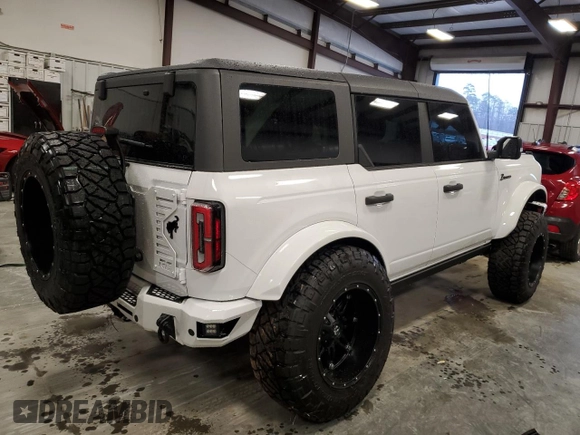 2022 Ford Bronco с VIN 1FMEE5DP9NLB28993, выставлен на аукционе Copart как лот 38781234 с пробегом 4 596 миль миль и Списание • Salvage title. История ставок и продаж доступна на DreamBid. Изображение 3.