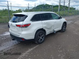 2016 Toyota Highlander XLE z VIN 5TDJKRFH6GS260362, wystawiony jako IAAI lot #42337581 z przebiegiem 69 619 mil mil oraz . Historia ofert i sprzedaży dostępna na DreamBid. Obrazek 4.