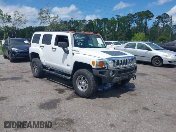 2007 Hummer H3 SUV with VIN 5GTDN13E878157795, listed as a IAAI auction lot 42131431 with 181,916 mi miles. Bid and sale history available at carsss.com. Image 1.