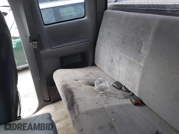 1996 Dodge Ram 2500 with VIN 3B7KC23CXTM147915, listed as a IAAI auction lot 41236310 with 211,518 mi miles. Bid and sale history available at carsss.com. Image 8.