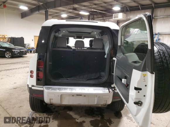 2020 Land Rover Defender SE with VIN SALEP7EU9L2022313, listed as a Copart auction lot 84724134 with 64,136 mi miles and Salvage title. Bid and sale history available at DreamBid. Image 6.