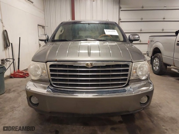 2007 Chrysler Aspen Limited with VIN 1A8HW58P37F505658, listed as a IAAI auction lot 41654192 with NaN miles. Bid and sale history available at carsss.com. Image 13.