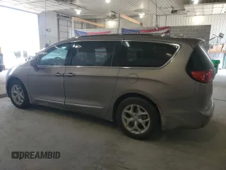 2017 Chrysler Pacifica Touring L Plus с VIN 2C4RC1EG4HR637842, выставлен на аукционе Copart как лот 56588475 с пробегом 208 821 миль миль и Списание • Salvage title. История ставок и продаж доступна на DreamBid. Изображение 2.