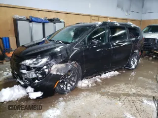 2020 Chrysler Pacifica Launch Edition z VIN 2C4RC3BG3LR263989, wystawiony jako Copart lot #82079334 z przebiegiem 109 707 mil mil oraz Nie do naprawy. Historia ofert i sprzedaży dostępna na DreamBid. Obrazek 1.