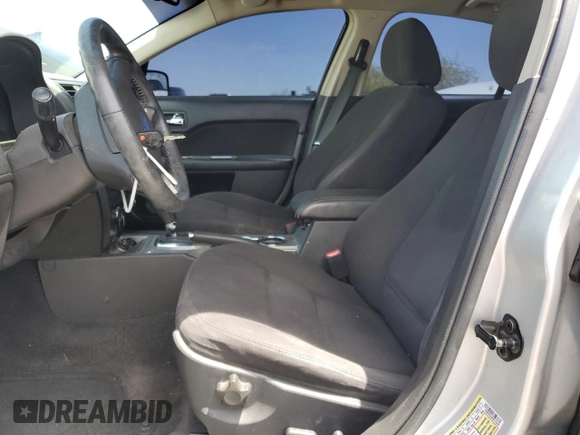 2010 Ford Fusion Hybrid z VIN 3FADP0L39AR273836, wystawiony jako Copart lot #54815095 z przebiegiem 245 960 mil mil oraz Czysty tytuł • Clean title. Historia ofert i sprzedaży dostępna na DreamBid. Obrazek 7.