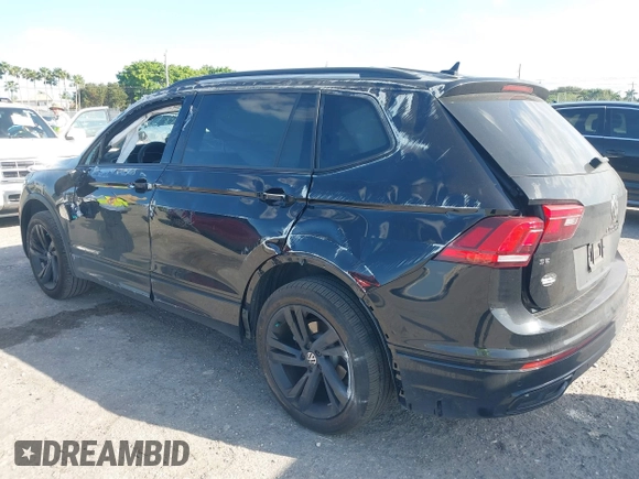 2024 Volkswagen Tiguan SE R-Line Black с VIN 3VVCB7AX7RM036985, выставлен на аукционе IAAI как лот 41709085 с пробегом 19 255 миль миль и . История ставок и продаж доступна на DreamBid. Изображение 3.