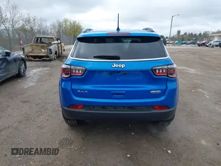 2023 Jeep Compass Latitude Lux z VIN 3C4NJDFN6PT513988, wystawiony jako IAAI lot #42166572 z przebiegiem 18 955 mil mil oraz . Historia ofert i sprzedaży dostępna na DreamBid. Obrazek 16.
