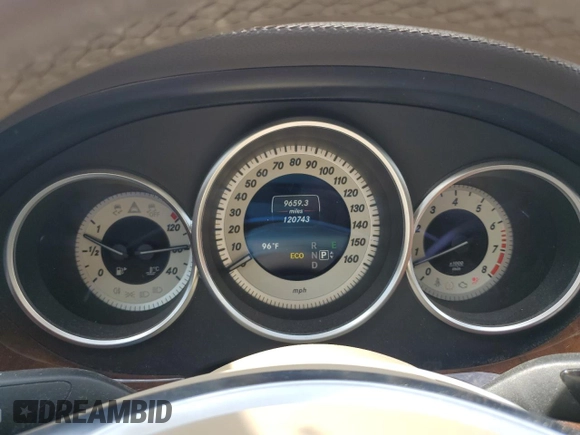 2014 Mercedes-Benz CLS 550 z VIN WDDLJ7DB9EA115752, wystawiony jako Copart lot #53999045 z przebiegiem 120 743 mil mil oraz Szkoda całkowita • Salvage title. Historia ofert i sprzedaży dostępna na DreamBid. Obrazek 9.