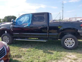 2017 Ford F-250 Lariat с VIN 1FT7W2BT2HEB89913, выставлен на аукционе IAAI как лот 41949233 с пробегом Не указан миль и . История ставок и продаж доступна на DreamBid. Изображение 14.