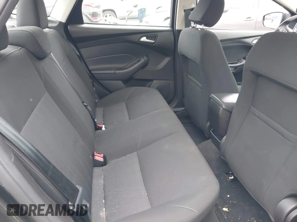 2017 Ford Focus SE z VIN 1FADP3F23HL325751, wystawiony jako IAAI lot #42182722 z przebiegiem 46 119 mil mil oraz . Historia ofert i sprzedaży dostępna na DreamBid. Obrazek 8.