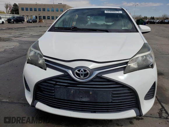 2015 Toyota Yaris L with VIN VNKKTUD32FA033118, listed as a Copart auction lot 52800075 with 111,305 mi miles and Salvage Title. Bid and sale history available at DreamBid. Image 5.