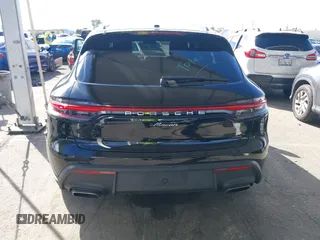2022 Porsche Macan with VIN WP1AA2A56NLB01345, listed as a IAAI auction lot 41575471 with 22,445 mi miles. Bid and sale history available at carsss.com. Image 17.