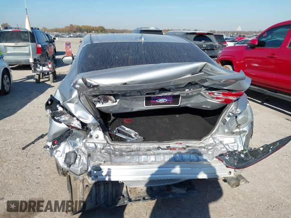 2020 Toyota Camry SE z VIN 4T1M11AK9LU931805, wystawiony jako IAAI lot #40946035 z przebiegiem 82 687 mil mil oraz . Historia ofert i sprzedaży dostępna na DreamBid. Obrazek 6.