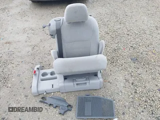 2017 Toyota Sienna LE Auto Access Seat with VIN 5TDKZ3DC6HS881378, listed as a IAAI auction lot 41932471 with 64,626 mi miles. Bid and sale history available at carsss.com. Image 12.