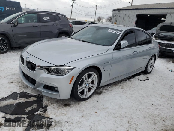 2018 BMW 3 Series 330e iPerformance with VIN WBA8E1C57JA180183, listed as a Copart auction lot 88513245 with 33,632 mi miles and Clean Title. Bid and sale history available at carsss.com. Image 1.