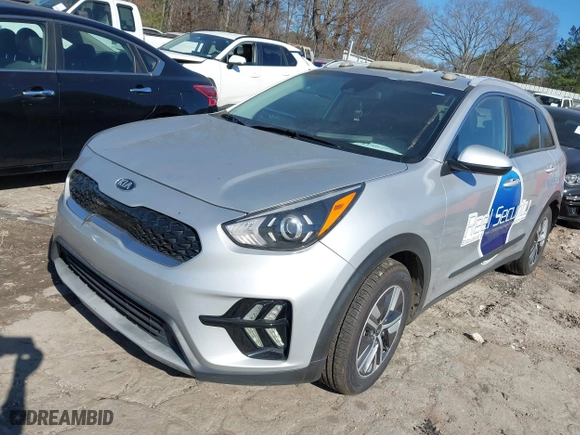 2021 Kia Niro LX with VIN KNDCB3LC9M5467523, listed as a IAAI auction lot 41467988 with 129,124 mi miles. Bid and sale history available at carsss.com. Image 21.