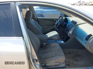 2010 Nissan Altima S with VIN 1N4AL2AP2AN494827, listed as a IAAI auction lot 42032924 with 273,491 mi miles and . Bid and sale history available at carsss.com. Image 5.