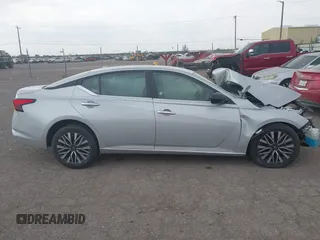 2024 Nissan Altima SV z VIN 1N4BL4DV7RN378187, wystawiony jako IAAI lot #42124459 z przebiegiem Nie podano mil oraz . Historia ofert i sprzedaży dostępna na DreamBid. Obrazek 13.