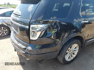 2014 Ford Explorer XLT z VIN 1FM5K8D82EGA16631, wystawiony jako IAAI lot #42255479 z przebiegiem 159 867 mil mil oraz . Historia ofert i sprzedaży dostępna na DreamBid. Obrazek 17.