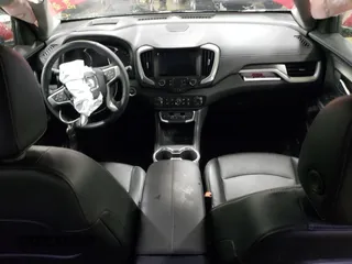 2024 GMC Terrain SLT z VIN 3GKALVEG1RL377701, wystawiony jako Copart lot #48513595 z przebiegiem 4 039 mil mil oraz Szkoda całkowita • Salvage title. Historia ofert i sprzedaży dostępna na DreamBid. Obrazek 8.