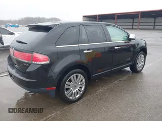 2010 Lincoln MKX with VIN 2LMDJ6JC3ABJ21373, listed as a IAAI auction lot 41843187 with 153,958 mi miles. Bid and sale history available at carsss.com. Image 4.